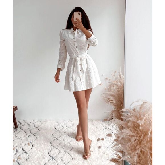 ZARA Openwork Eyelet Embroidered Short Belted - Picture 2 of 7